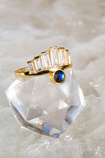 Tiara queen ring